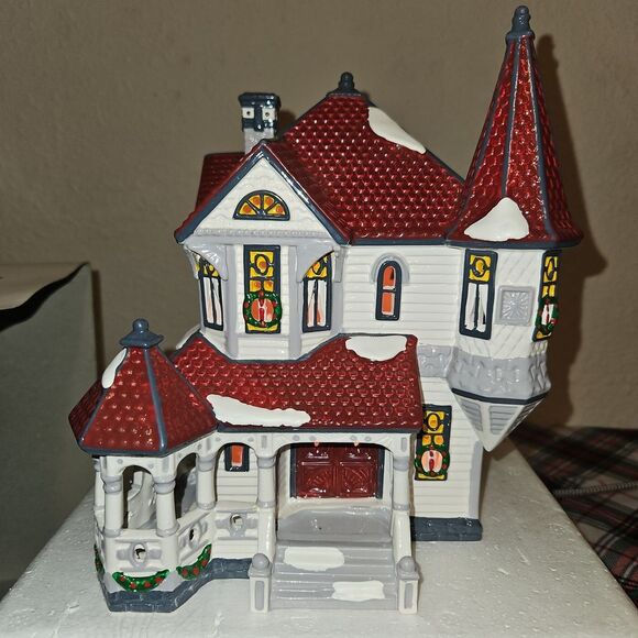 Department 56 "Queen Anne Victorian" Handpainted Ceramic Holiday Village Decor - Picture 2 of 10